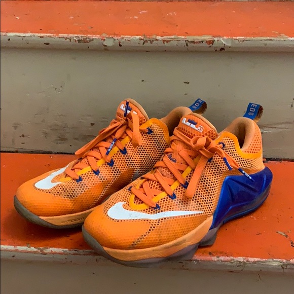 Nike Air  Lebron 12 low “Cavs Classic” - Picture 2 of 6